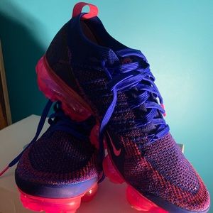 Women’s Nike Air Vapormax Flyknit 2 size 9.5 W
